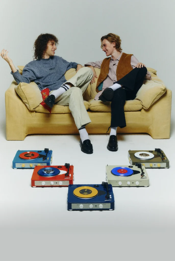 Gadhouse | Yanko Design | Brad Retro MKII | Colorful retro turntables bring back the free-spirited 50s to the present