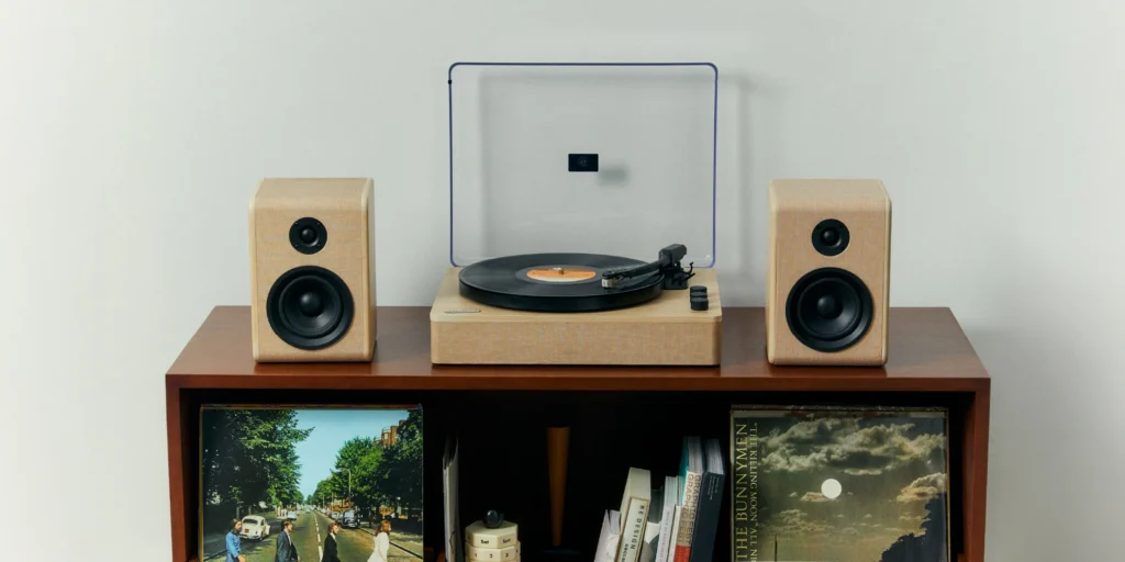 Gadhouse-Dean-Turntable-Stereo-System.png