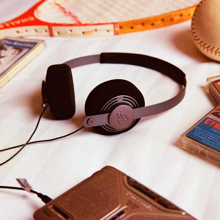Wesley Headphones by Gadhouse – หูฟังสไตล์เรโทรยุค 80s น้ำหนักเบาเสียงคุณภาพสูง