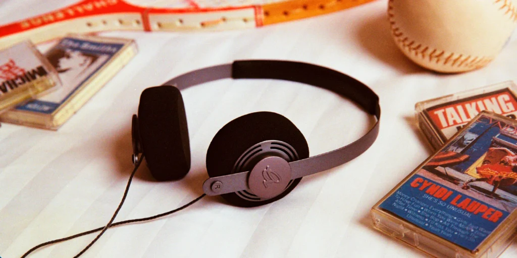 Gadhouse Wesley Headphones Vinyl Record Personality Pick