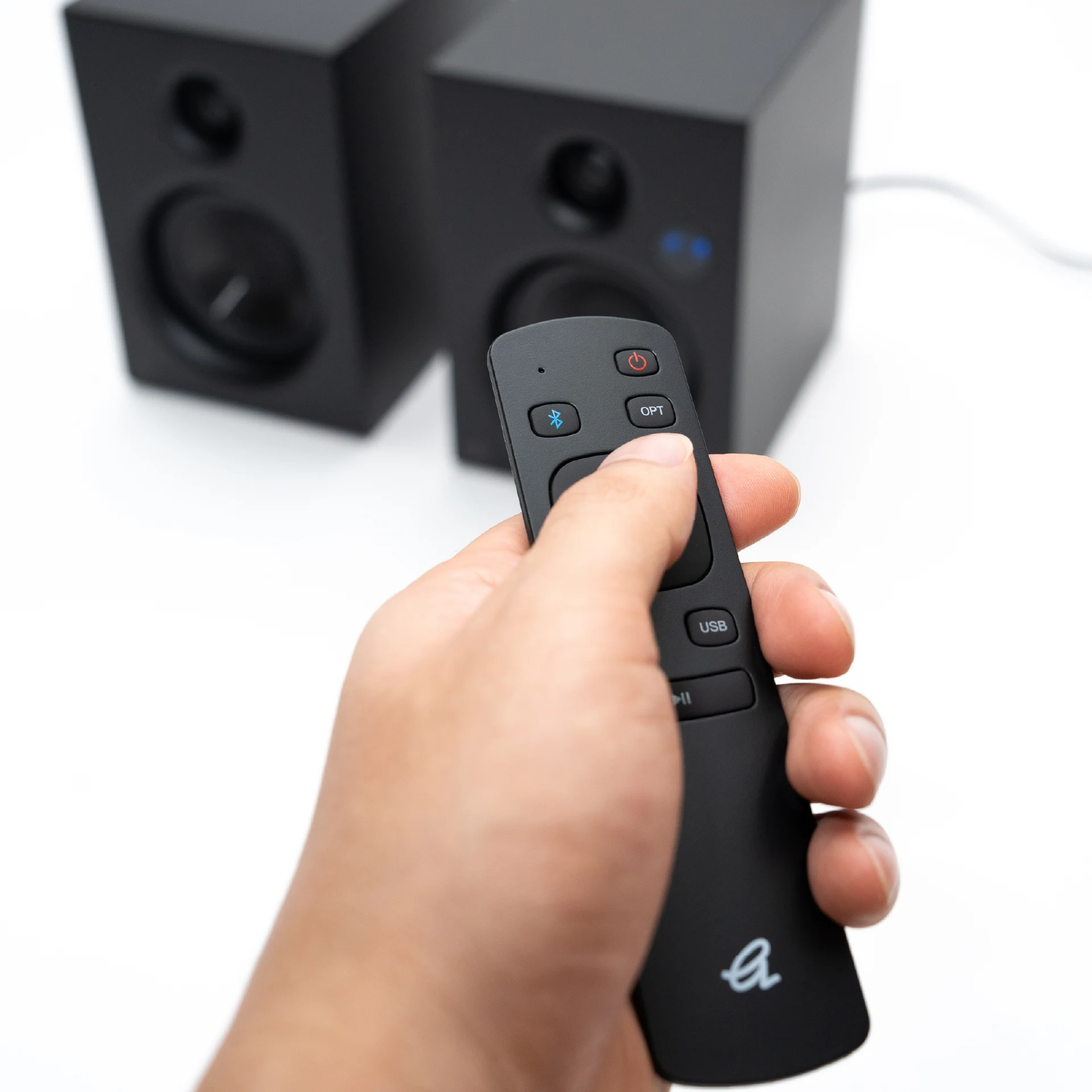 about image ROY Hi-Fi Bookshelf Speakers