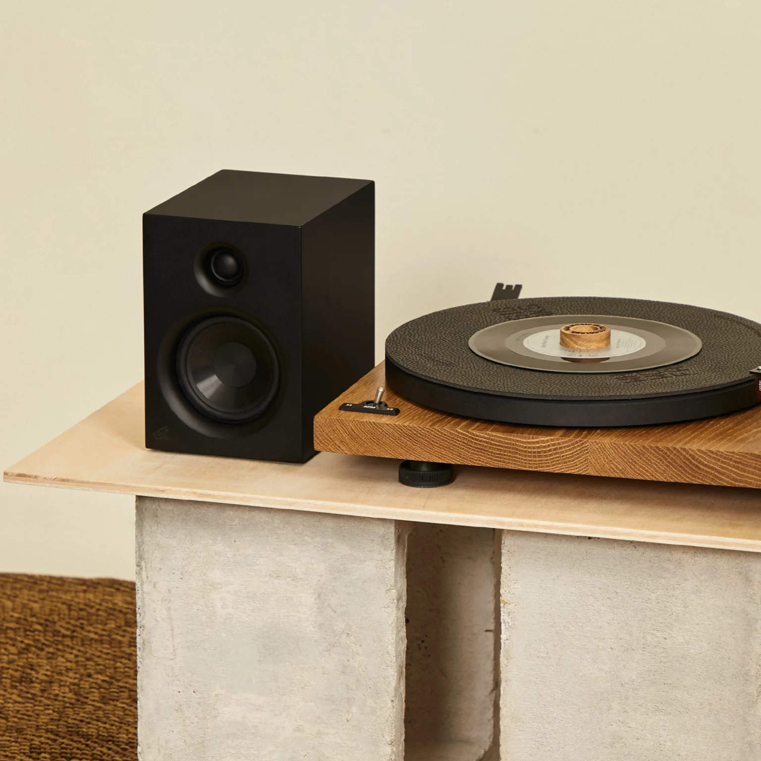 Product Image ROY Hi-Fi Bookshelf Speakers | Gadhouse